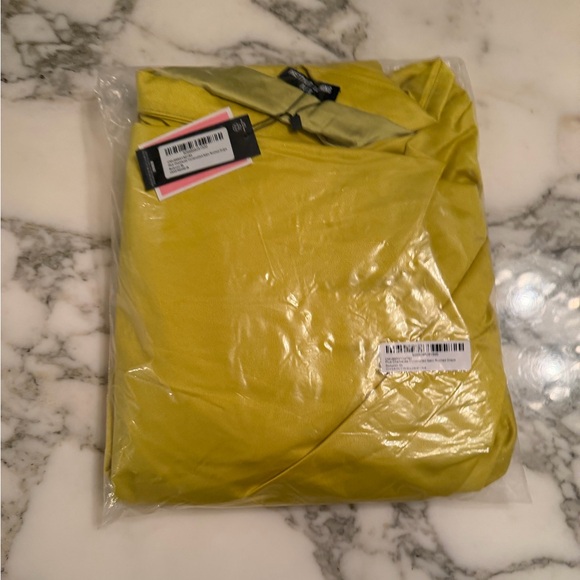 NWT PrettyLittleThing Chartreuse CONSTRUCTED SATIN RUCHED DRAPED SKIRT Sz 20 - Picture 4 of 8